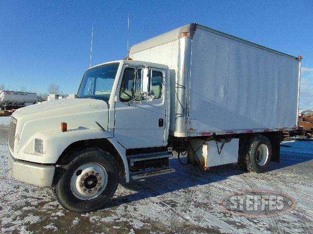 1998 Freightliner FL70_1.jpg